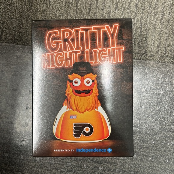 Gritty night light. About 6 inches tall - Picture 2 of 5
